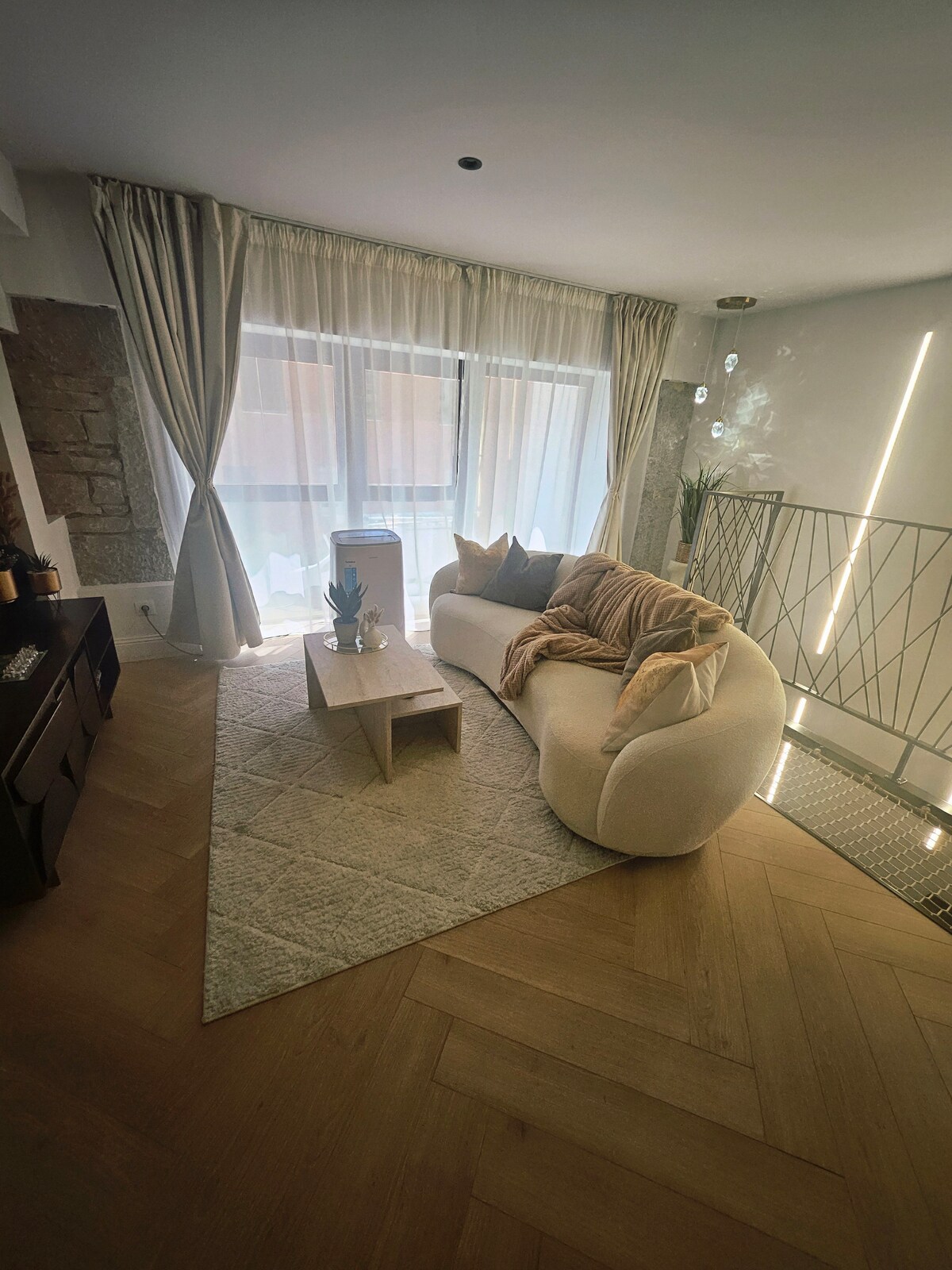 Loft unique, entre pierre, bois et lumière — photo 29