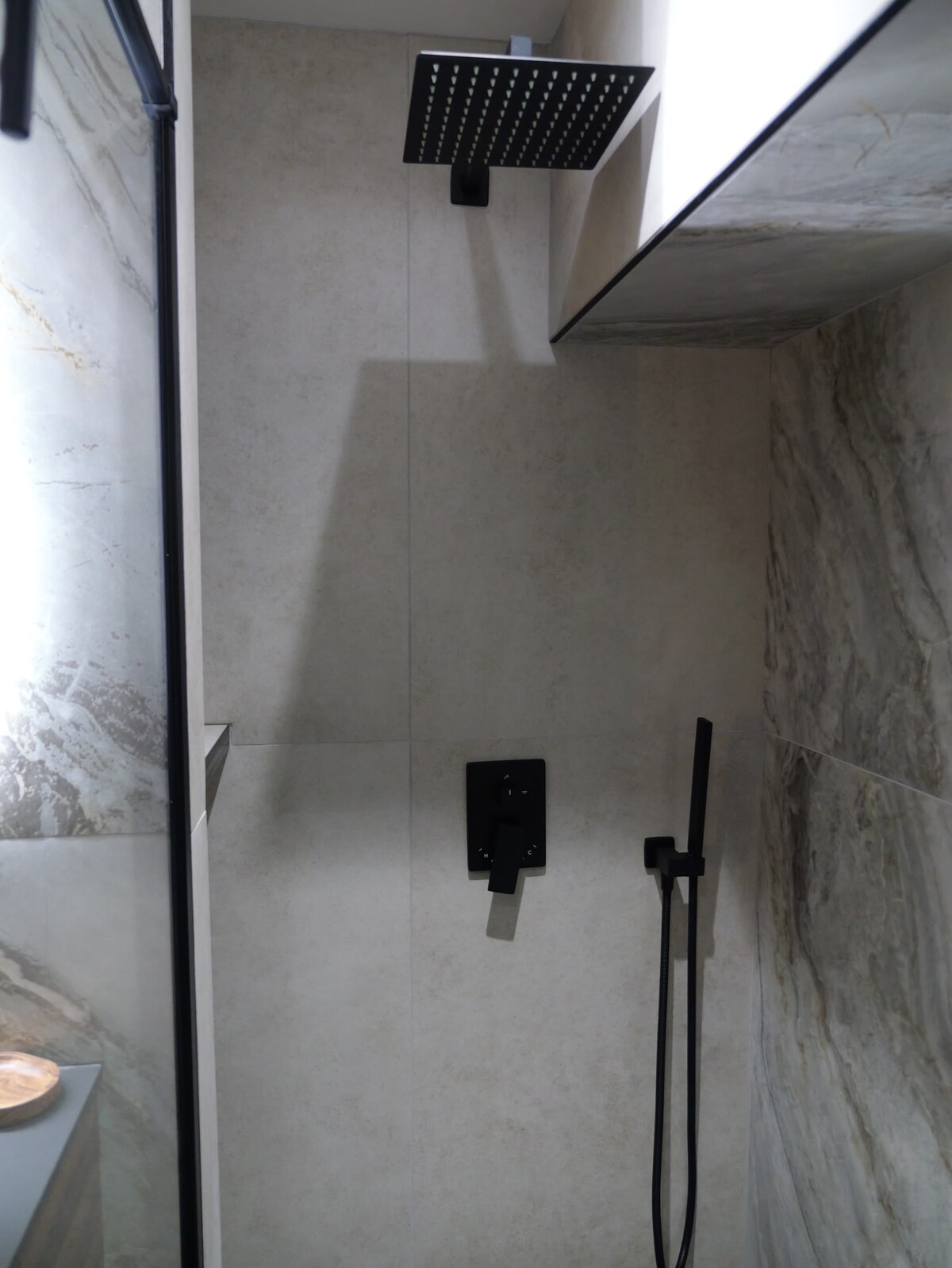 Loft unique, entre pierre, bois et lumière — photo 18