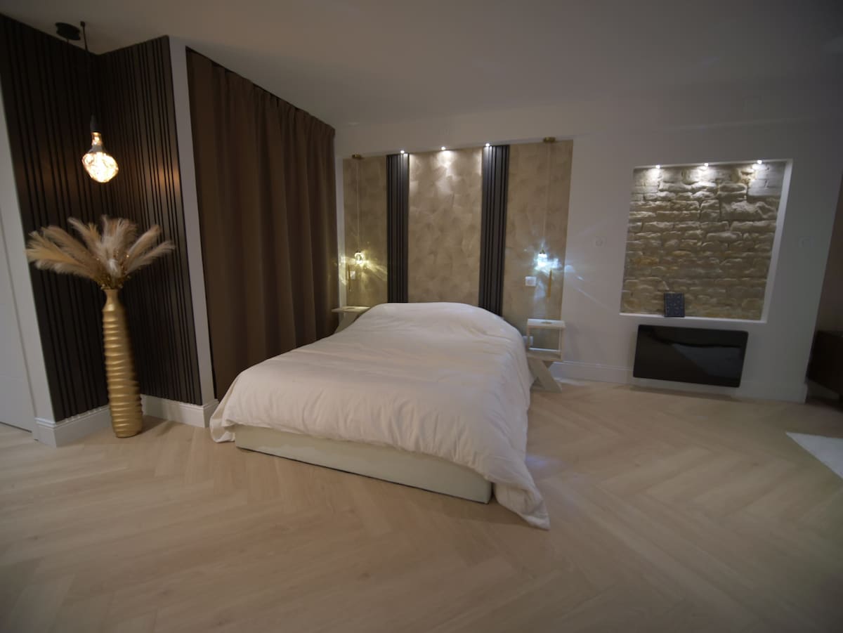 Loft unique, entre pierre, bois et lumière — photo 15